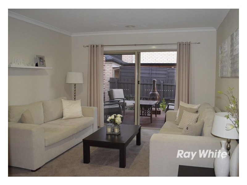 9 Elphin Close, Lynbrook VIC 3975