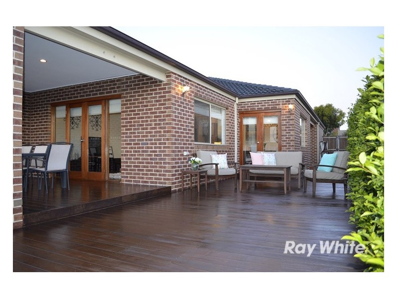 9 Elphin Close, Lynbrook VIC 3975