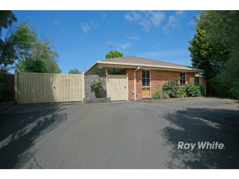 4 Maureen Close, Cranbourne West VIC 3977