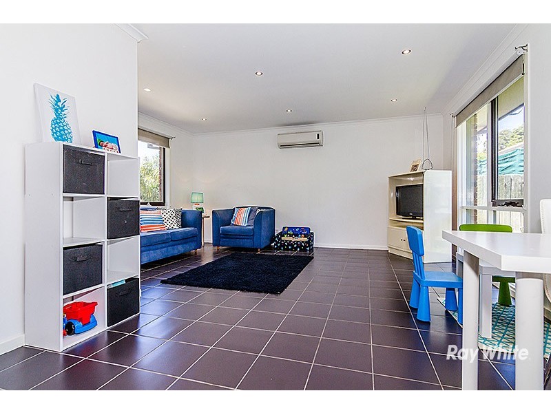 2/5 Binding Avenue, Cranbourne VIC 3977