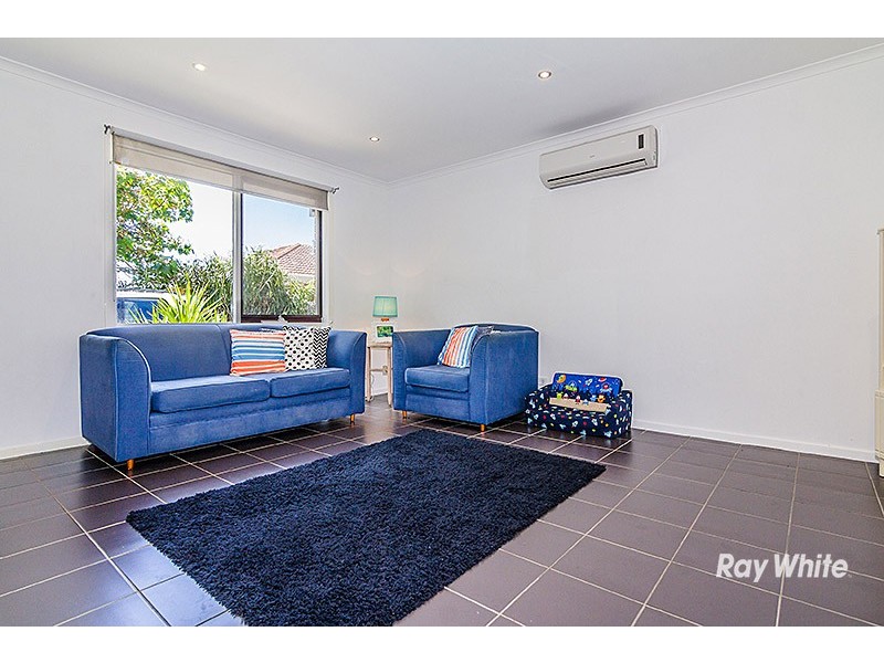 2/5 Binding Avenue, Cranbourne VIC 3977