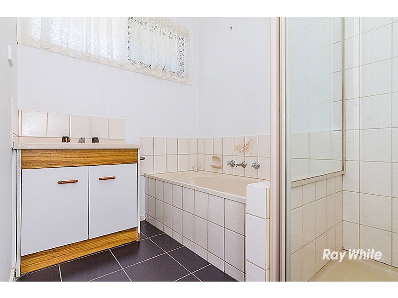 2/5 Binding Avenue, Cranbourne VIC 3977