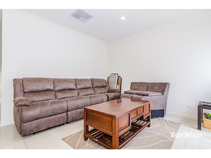 6 Waterloo Road, Cranbourne East VIC 3977