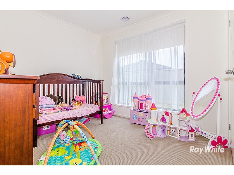 6 Waterloo Road, Cranbourne East VIC 3977