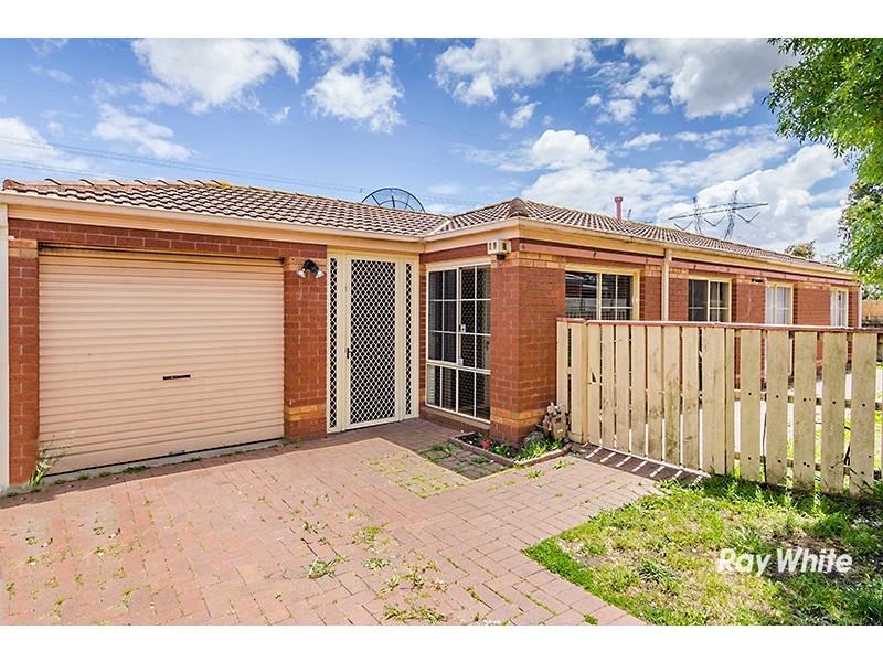 6 Kent Mews, Cranbourne North VIC 3977