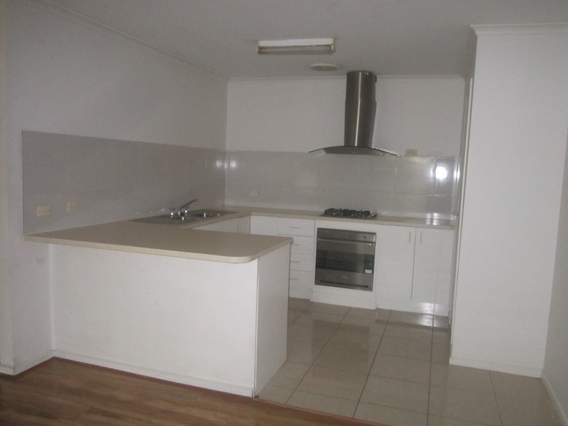 6 Kent Mews, Cranbourne North VIC 3977