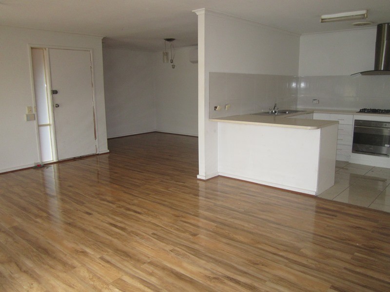 6 Kent Mews, Cranbourne North VIC 3977