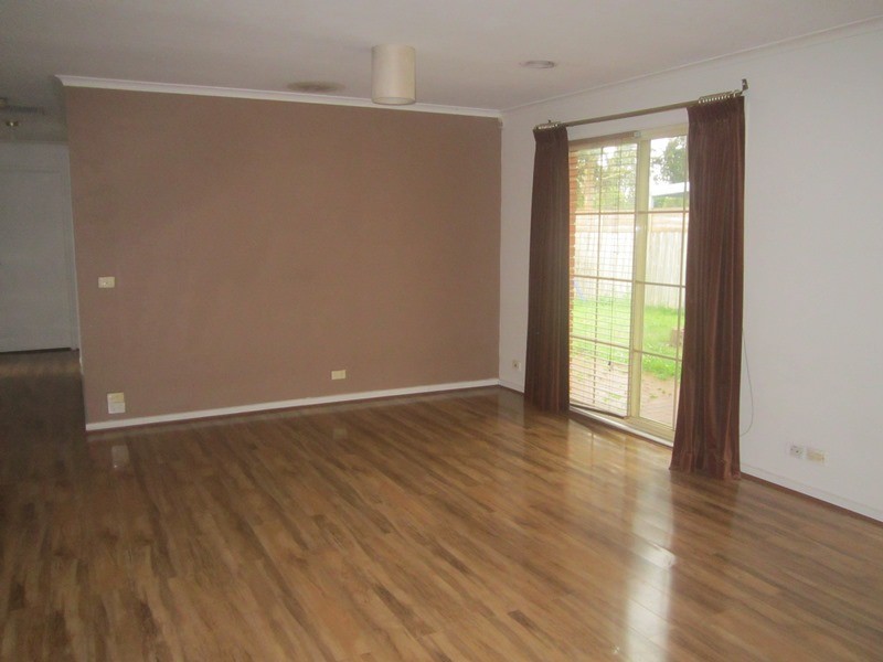 6 Kent Mews, Cranbourne North VIC 3977