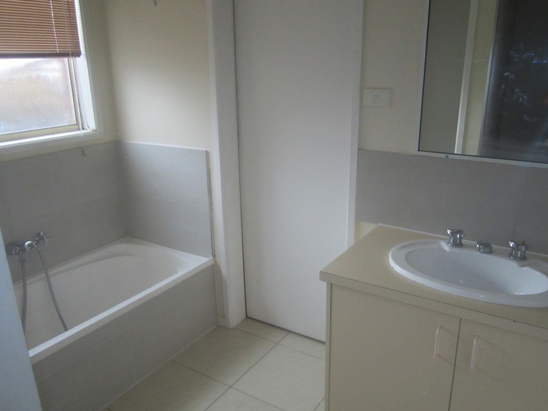 6 Kent Mews, Cranbourne North VIC 3977