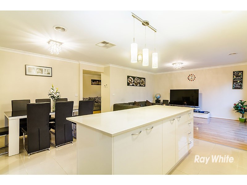 31 Albida Parade, Lyndhurst VIC 3975