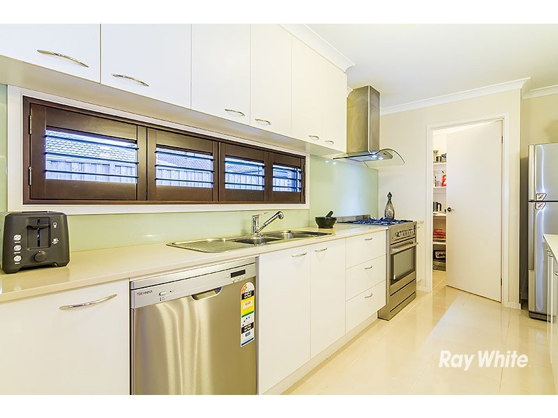 31 Albida Parade, Lyndhurst VIC 3975