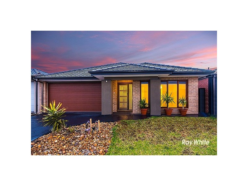 12 Falabela Road, Clyde North VIC 3978