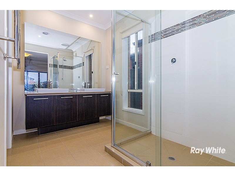 12 Falabela Road, Clyde North VIC 3978