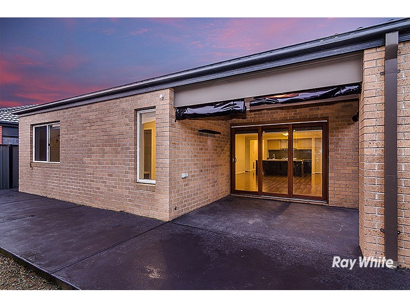12 Falabela Road, Clyde North VIC 3978