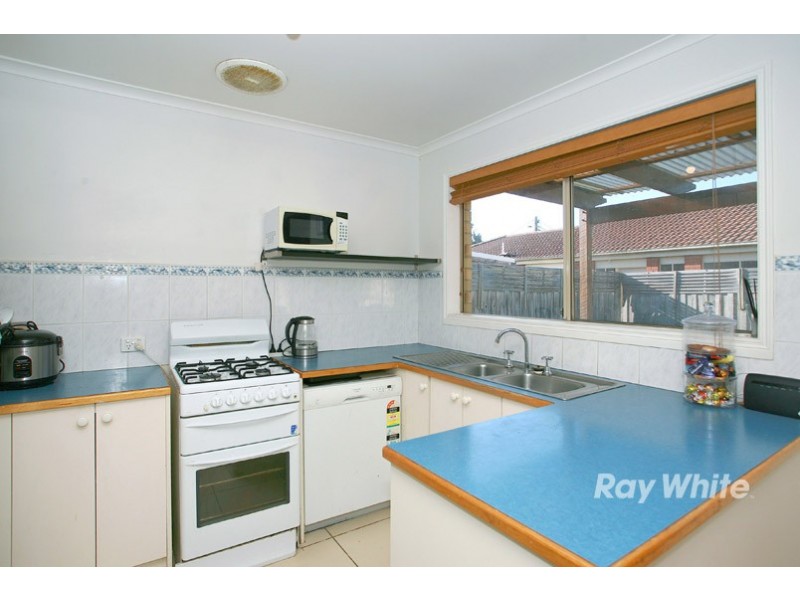 104 Scarborough Avenue, Cranbourne West VIC 3977