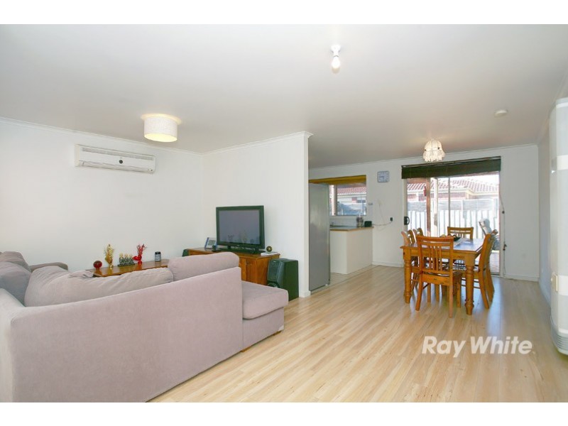 104 Scarborough Avenue, Cranbourne West VIC 3977