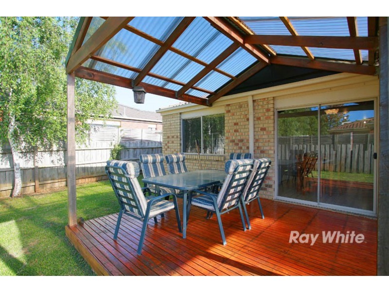 104 Scarborough Avenue, Cranbourne West VIC 3977