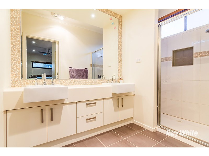 22 Black Caesar Drive, Cranbourne East VIC 3977