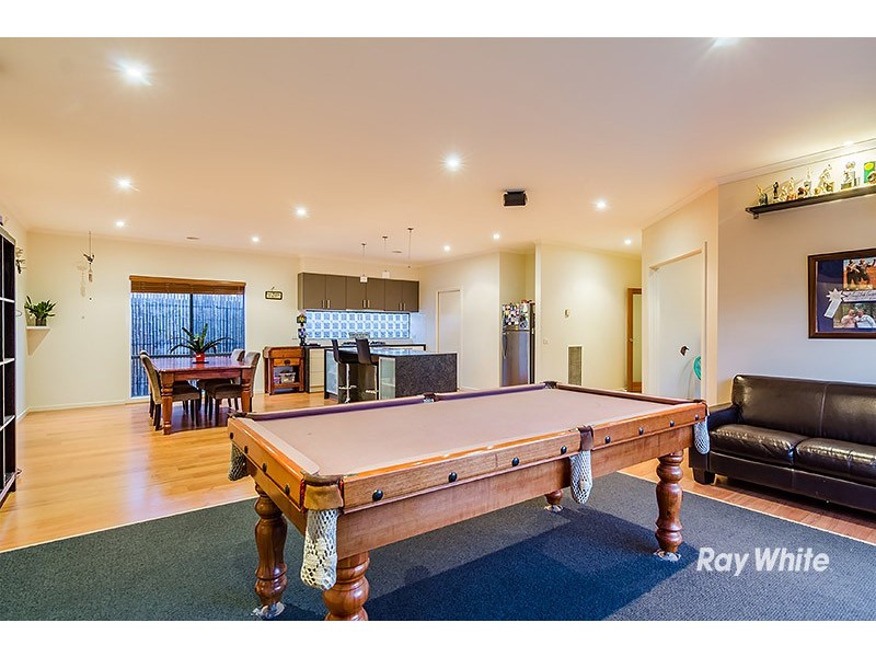22 Black Caesar Drive, Cranbourne East VIC 3977