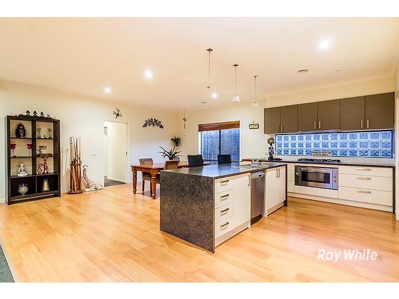 22 Black Caesar Drive, Cranbourne East VIC 3977