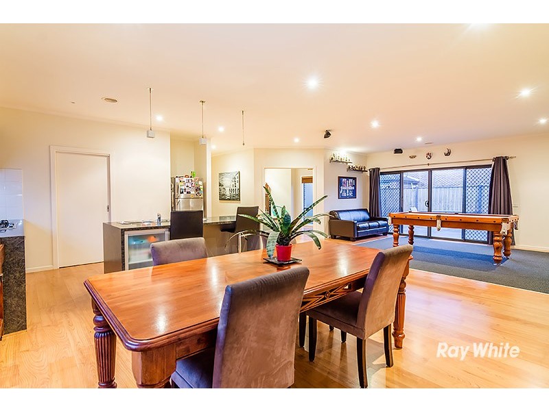 22 Black Caesar Drive, Cranbourne East VIC 3977