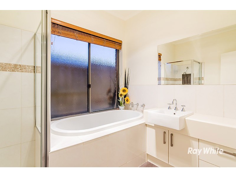 22 Black Caesar Drive, Cranbourne East VIC 3977