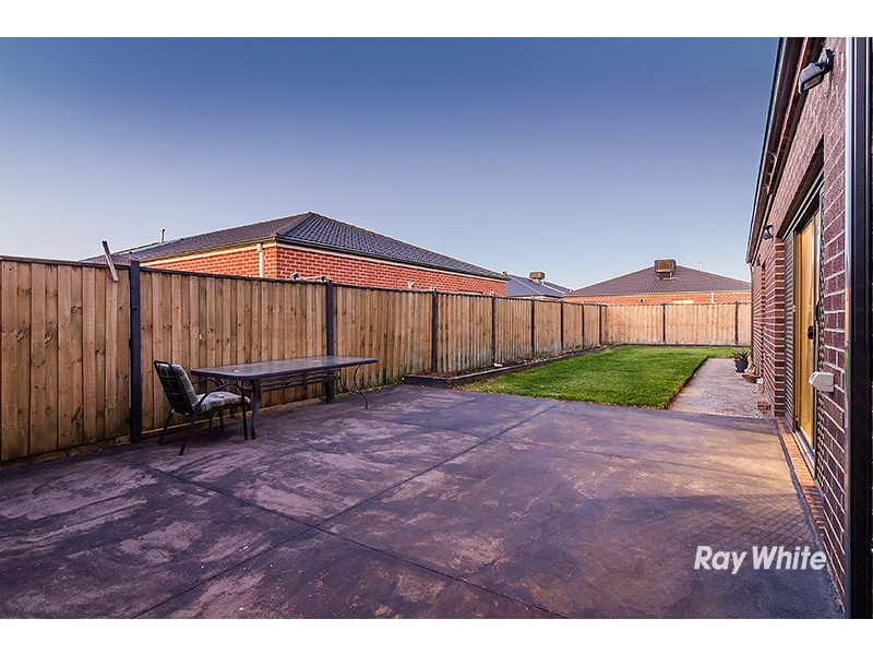 22 Black Caesar Drive, Cranbourne East VIC 3977