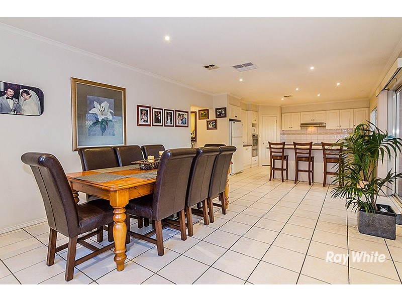 12 Sugarloaf Avenue, Lynbrook VIC 3975