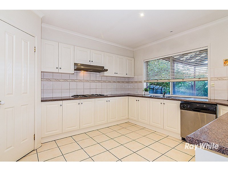 12 Sugarloaf Avenue, Lynbrook VIC 3975