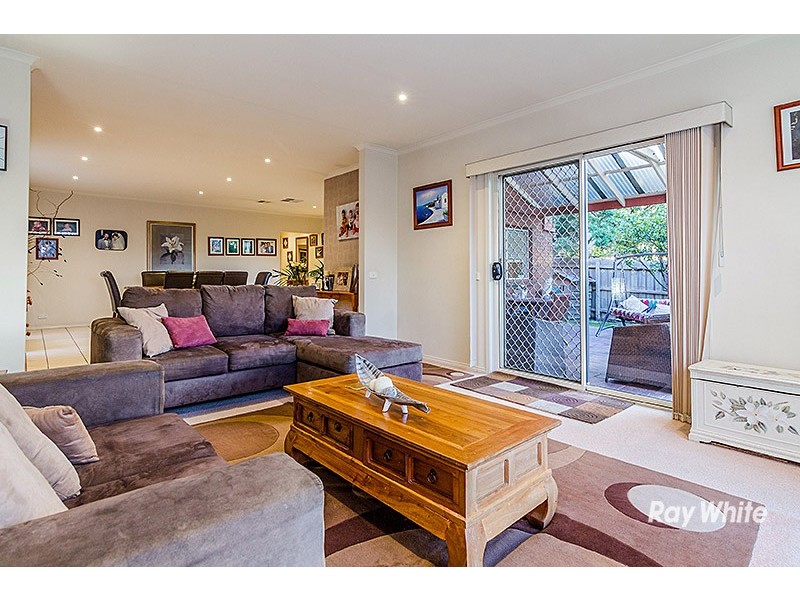 12 Sugarloaf Avenue, Lynbrook VIC 3975