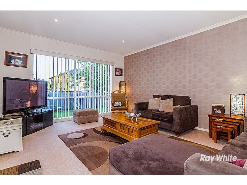 12 Sugarloaf Avenue, Lynbrook VIC 3975