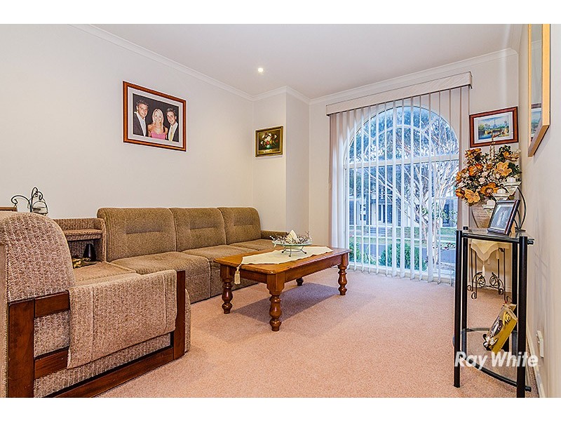 12 Sugarloaf Avenue, Lynbrook VIC 3975