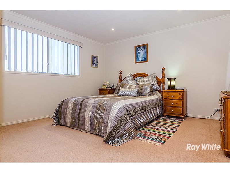 12 Sugarloaf Avenue, Lynbrook VIC 3975