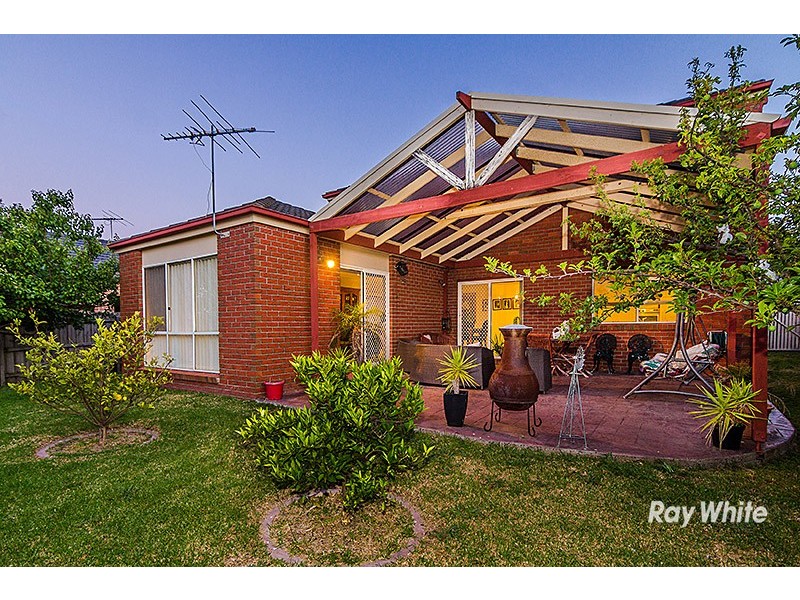 12 Sugarloaf Avenue, Lynbrook VIC 3975