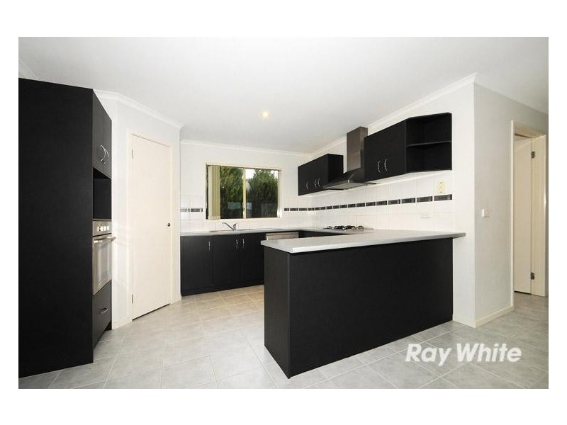 7 Aveley Place, Cranbourne East VIC 3977