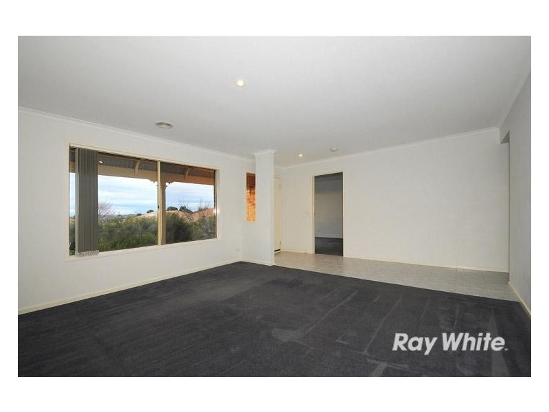 7 Aveley Place, Cranbourne East VIC 3977