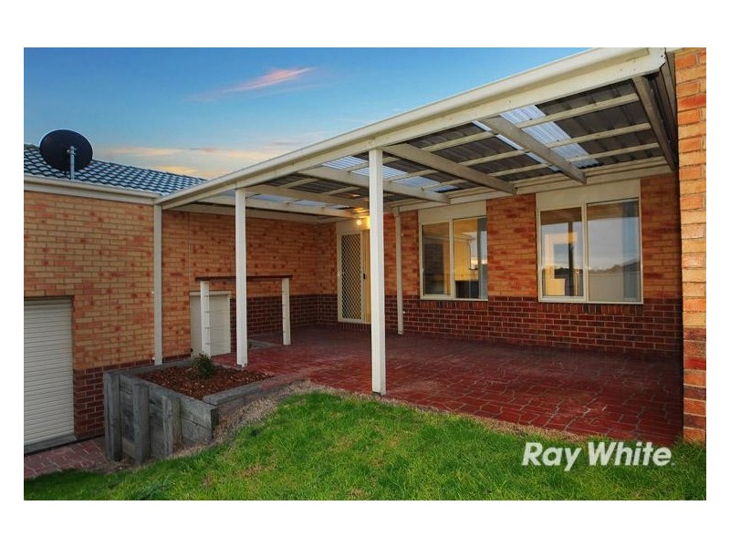 7 Aveley Place, Cranbourne East VIC 3977
