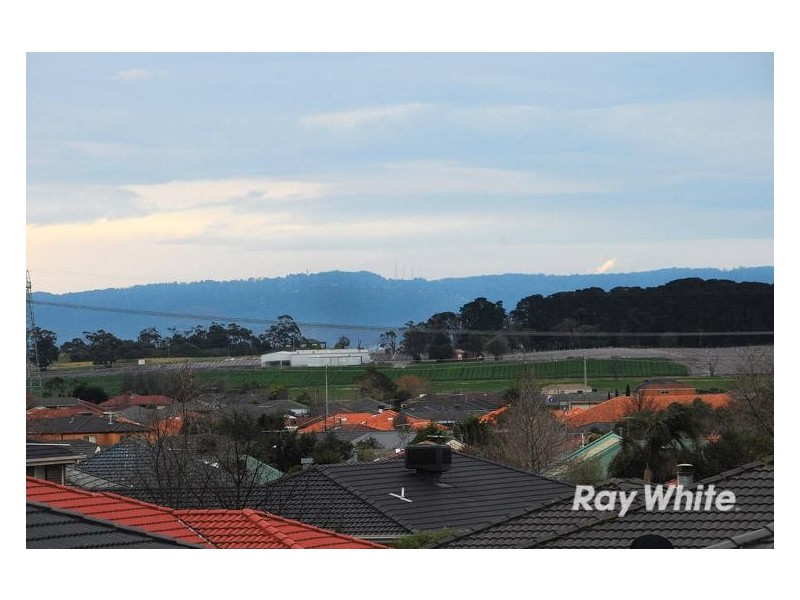 7 Aveley Place, Cranbourne East VIC 3977