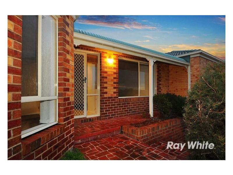 7 Aveley Place, Cranbourne East VIC 3977