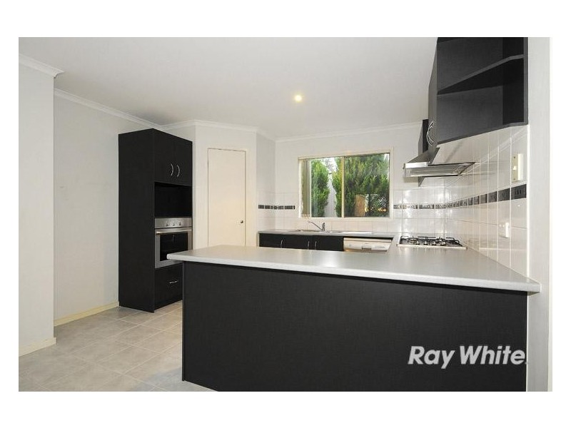 7 Aveley Place, Cranbourne East VIC 3977