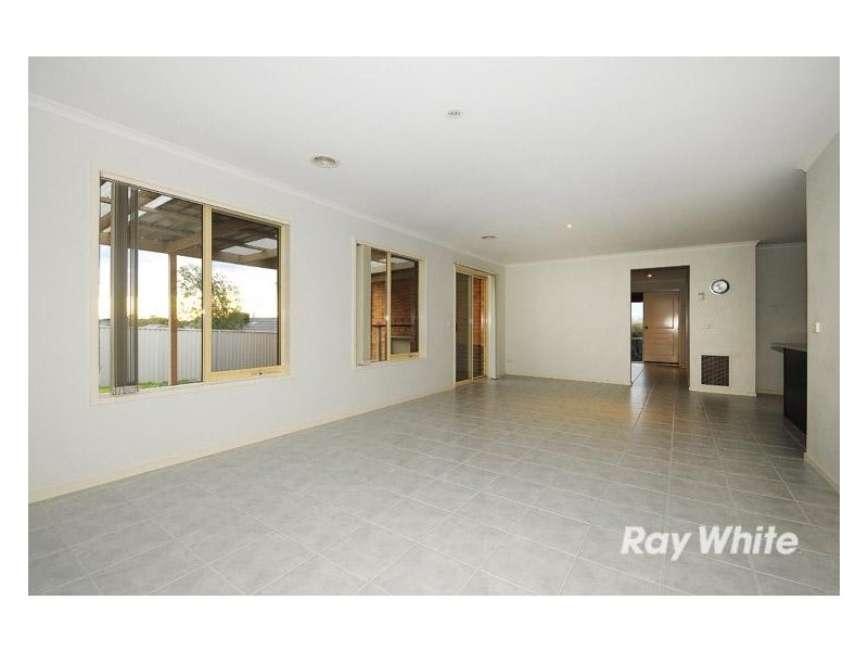 7 Aveley Place, Cranbourne East VIC 3977