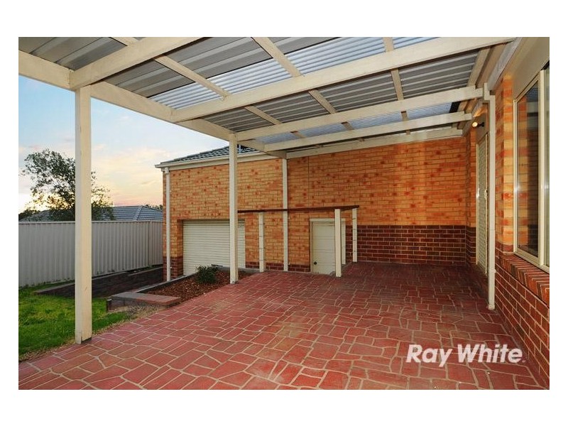 7 Aveley Place, Cranbourne East VIC 3977