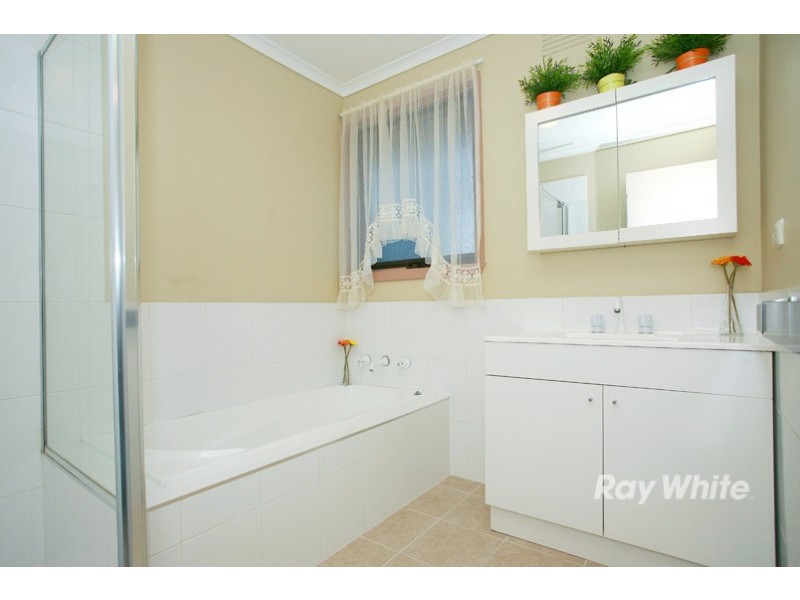 12 Stephens Close, Endeavour Hills VIC 3802