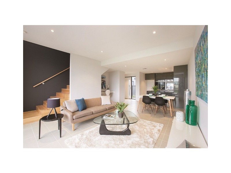 10 Windward Lane, Cranbourne West VIC 3977