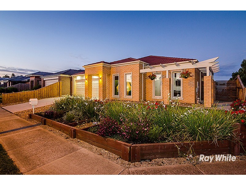 12 Yammerbook Way, Cranbourne East VIC 3977