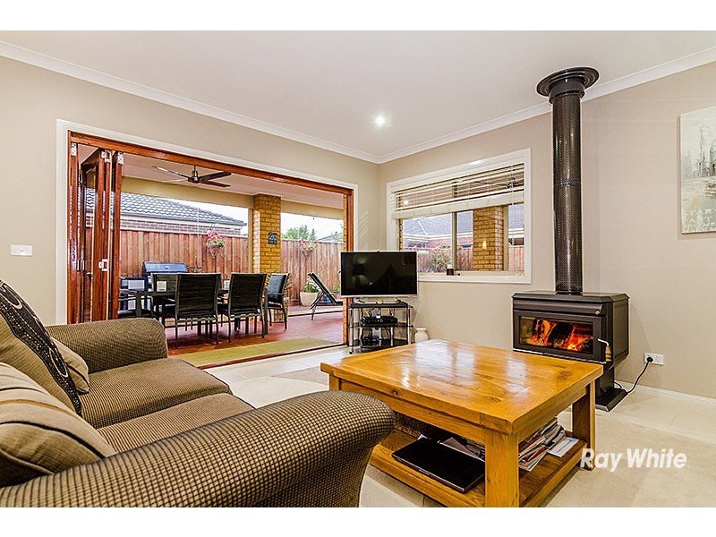 12 Yammerbook Way, Cranbourne East VIC 3977