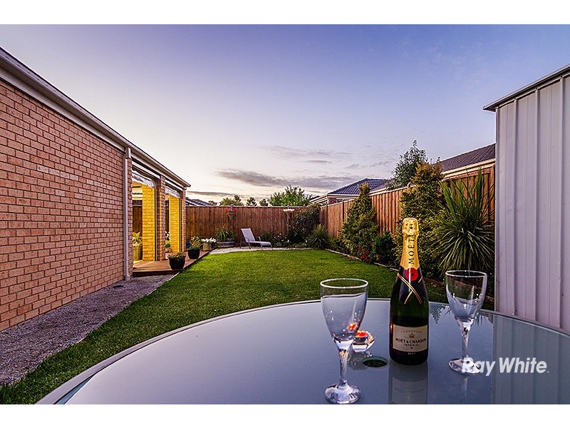 12 Yammerbook Way, Cranbourne East VIC 3977