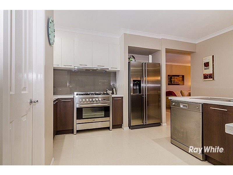 12 Yammerbook Way, Cranbourne East VIC 3977