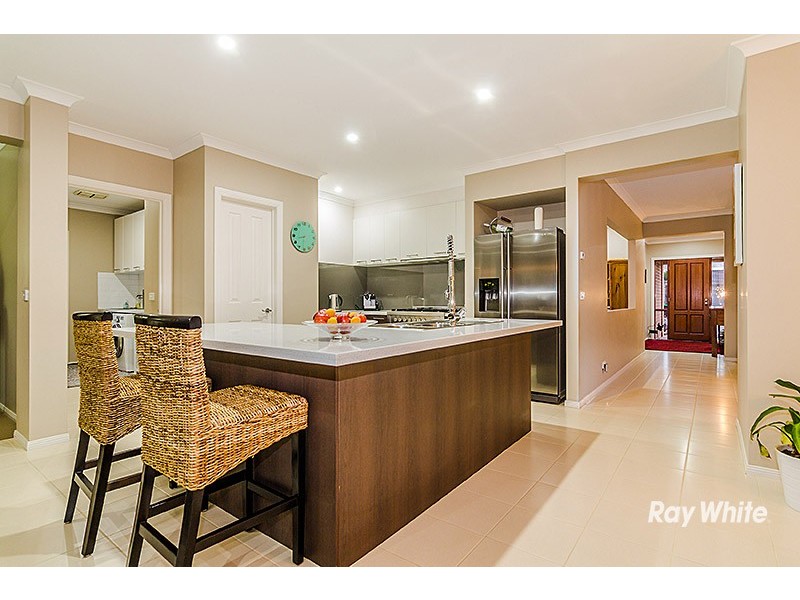 12 Yammerbook Way, Cranbourne East VIC 3977