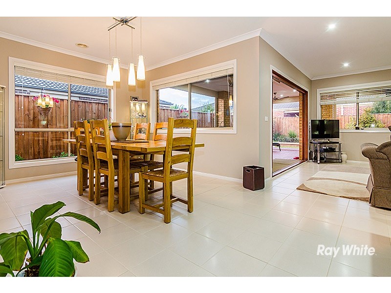 12 Yammerbook Way, Cranbourne East VIC 3977